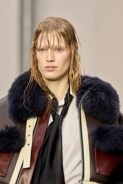 Look 23